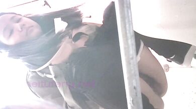 商场女厕全景偷拍多位美女嘘嘘❤️各种小嫩穴完美呈现 (15)